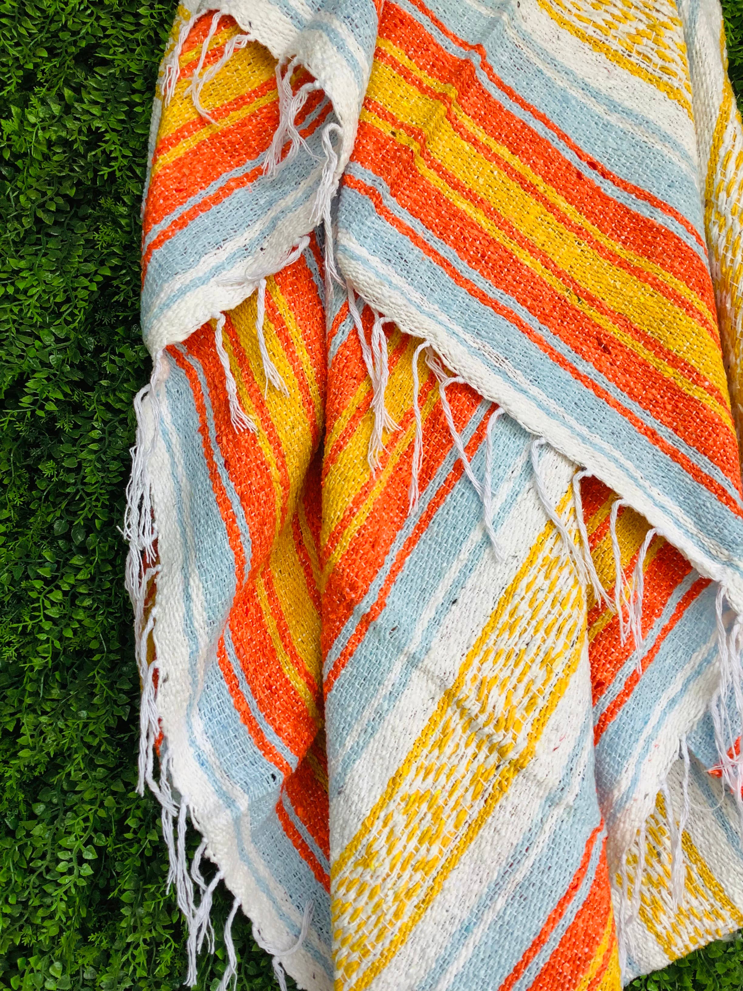 Sunfish l Throw Blanket