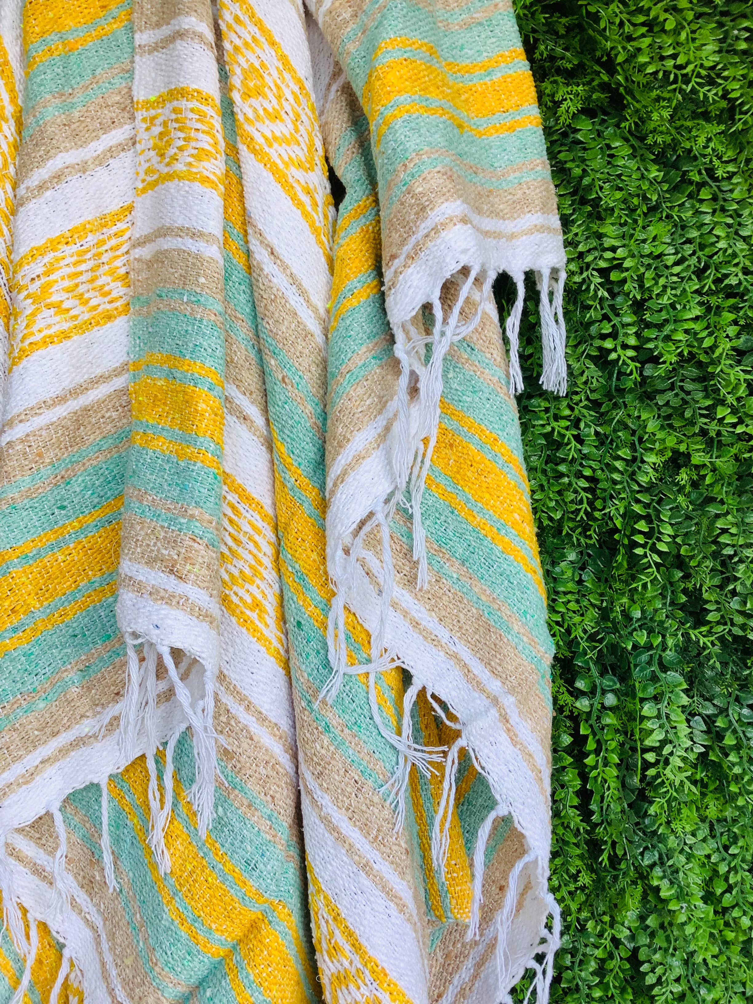 Twisted Pineapple | Throw Blanket 
