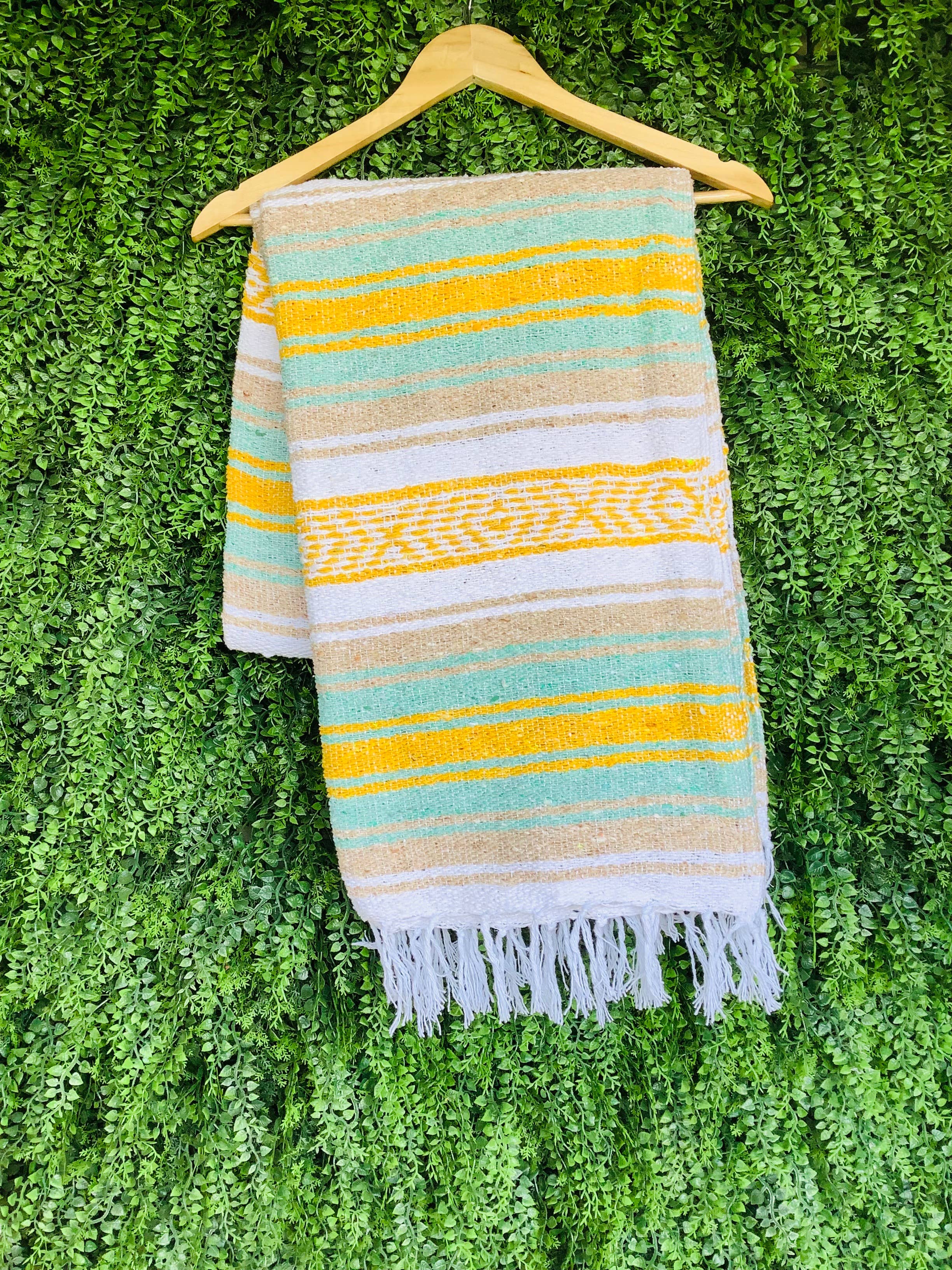 Twisted Pineapple | Throw Blanket 